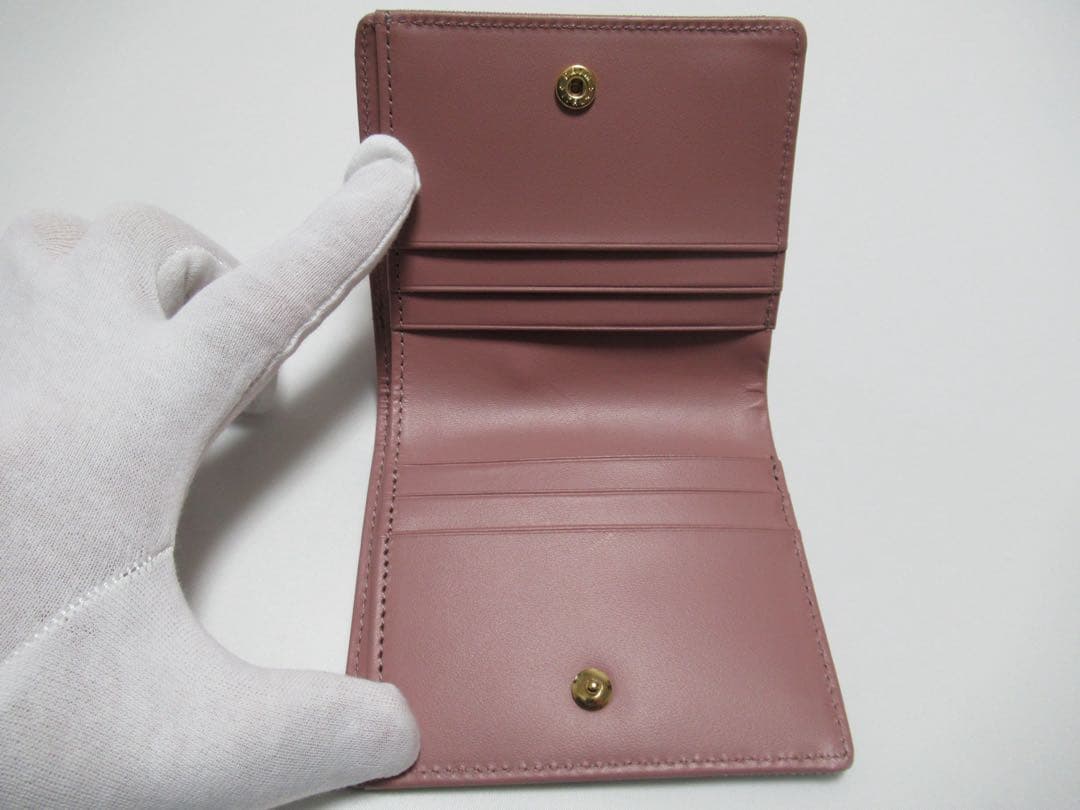 ブルーレーベルクレストブリッジ 新品！小銭入れ付きコンパクト折り財布 ピンク系