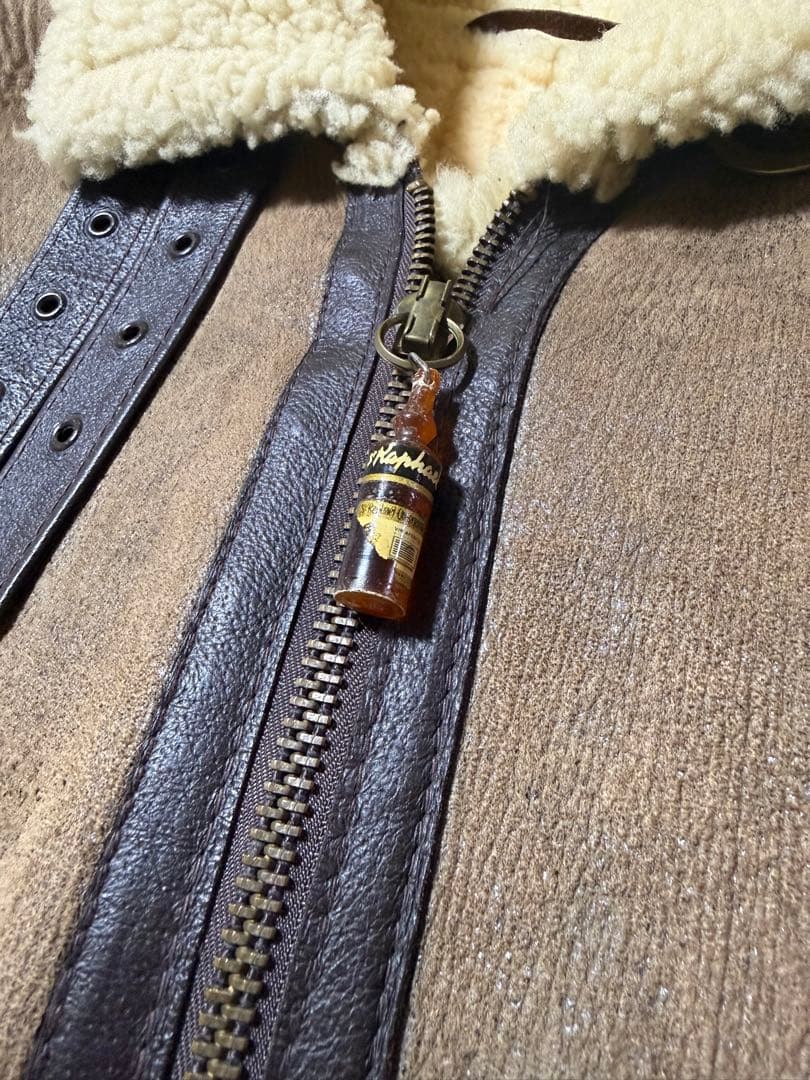 TWONESS x Godard Haberdashery ムートンジャケット