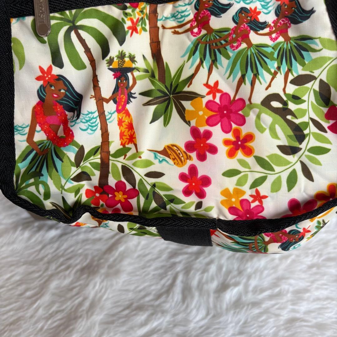 LeSportsac ハワイ限定モデル　フラダンス　 鍵付き　大容量　ポーチ付き