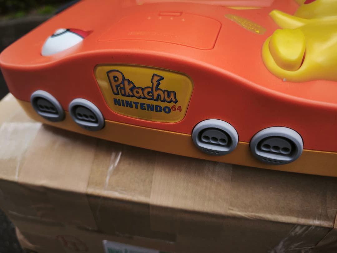 美品NINTENDO64 ピカチュウ本体 オレンジ コントローラーつき
