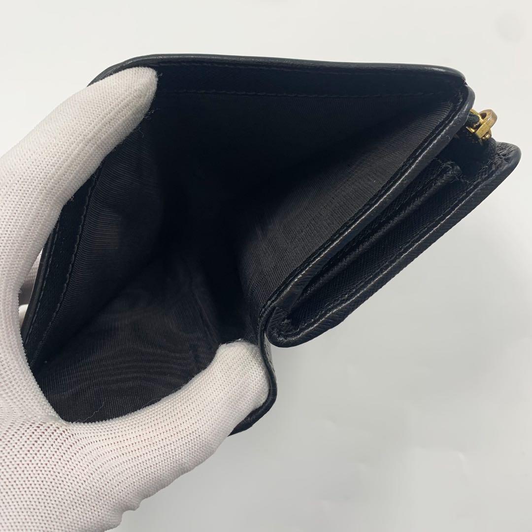 【✨美品✨】プラダ 二つ折り財布 三角ロゴ サフィアーノレザー ブラック