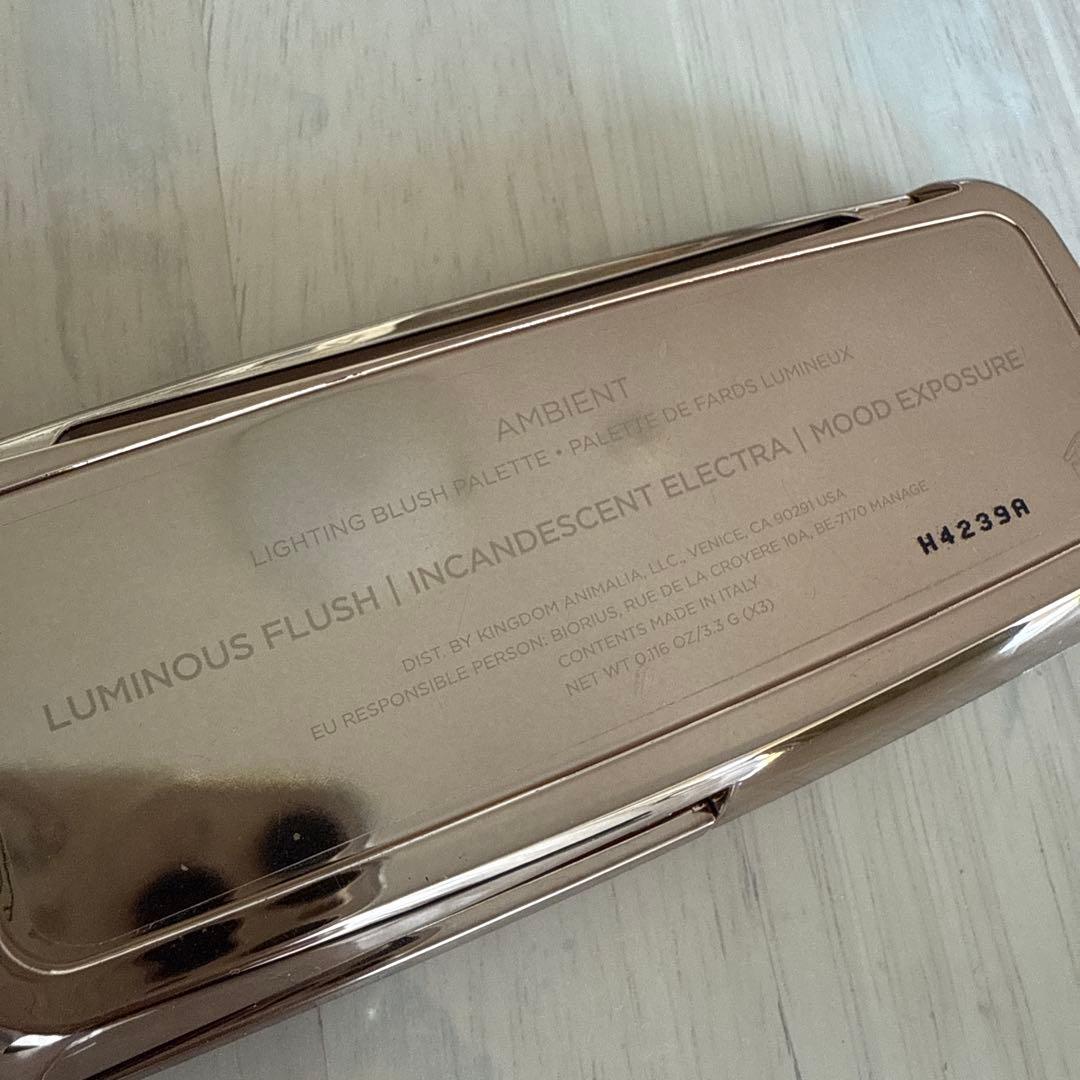 Hourglass チーク　ambient
