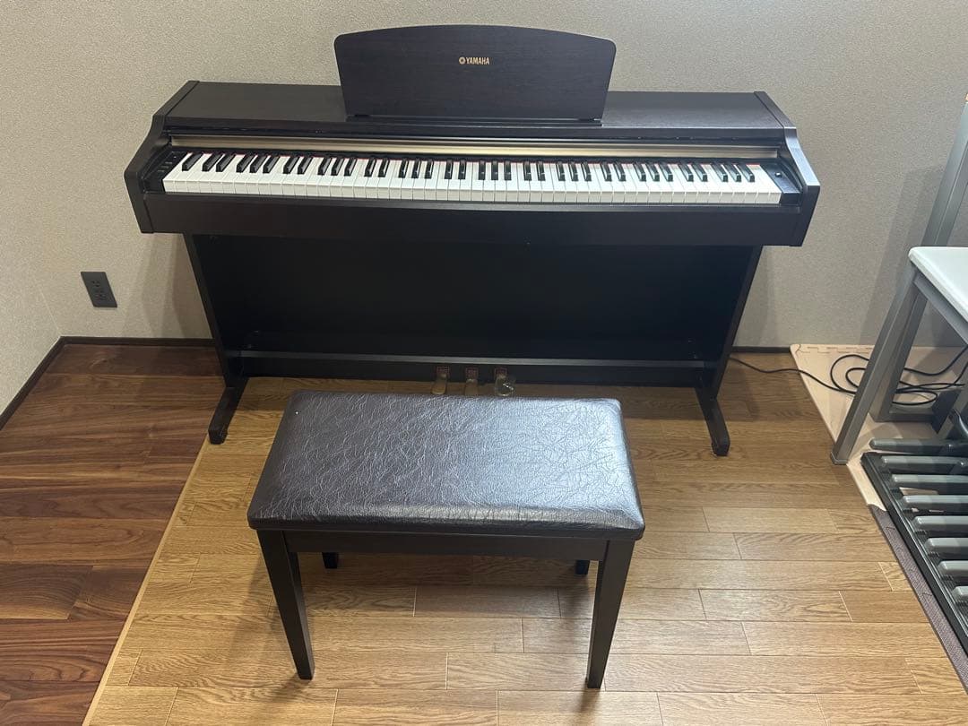 Yamaha 電子ピアノ 黒 椅子付き　YDP-123