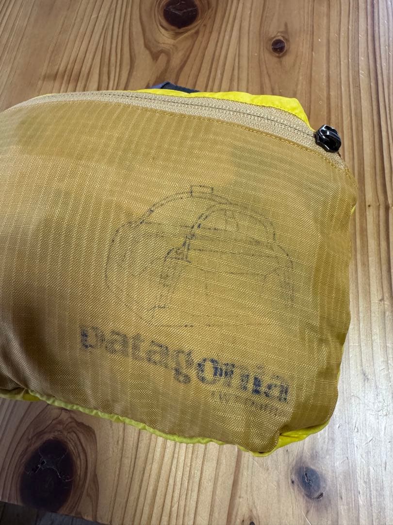 マッスル:Patagonia ライトウェイトトラベルダッフル イエロー