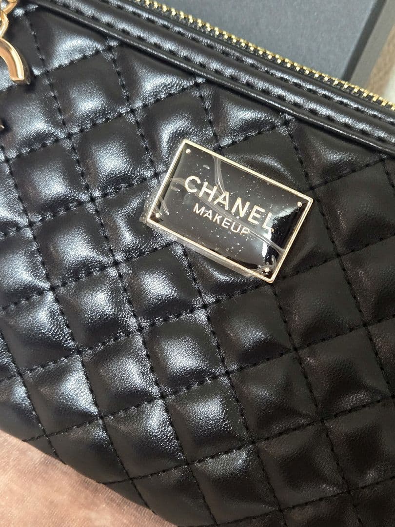 CHANEL ノベルティ ブラック キルティングポーチ メイクポーチ