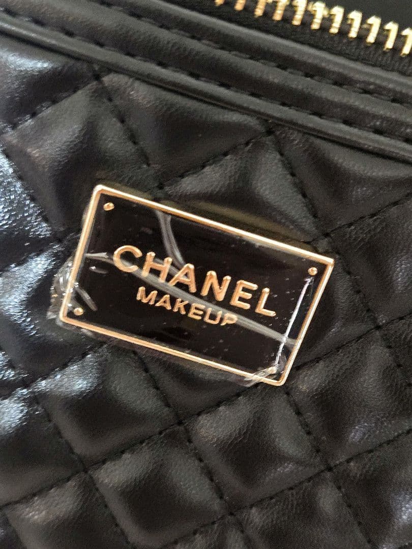 CHANEL ノベルティ ブラック キルティングポーチ メイクポーチ