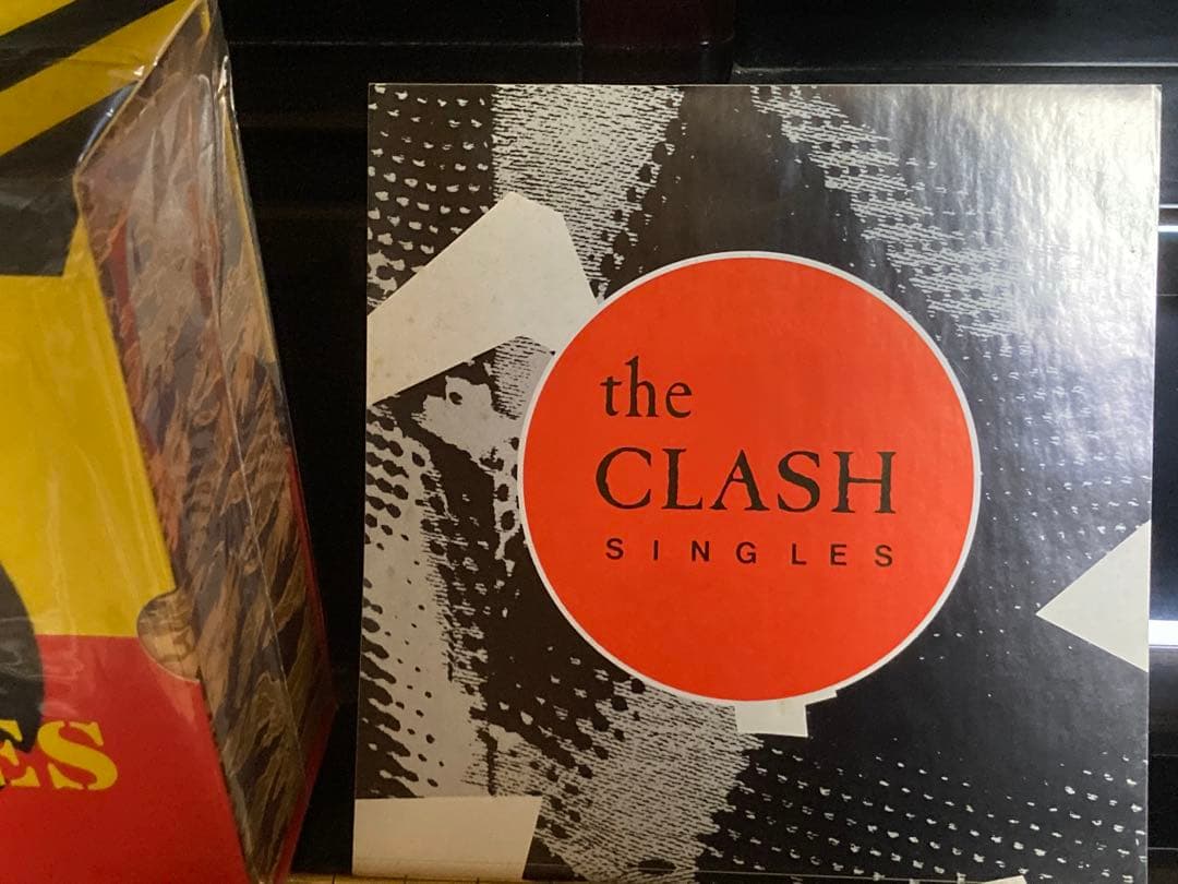ステッカー付日本盤クラッシュ CLASH SINGLES EPレコード19枚組