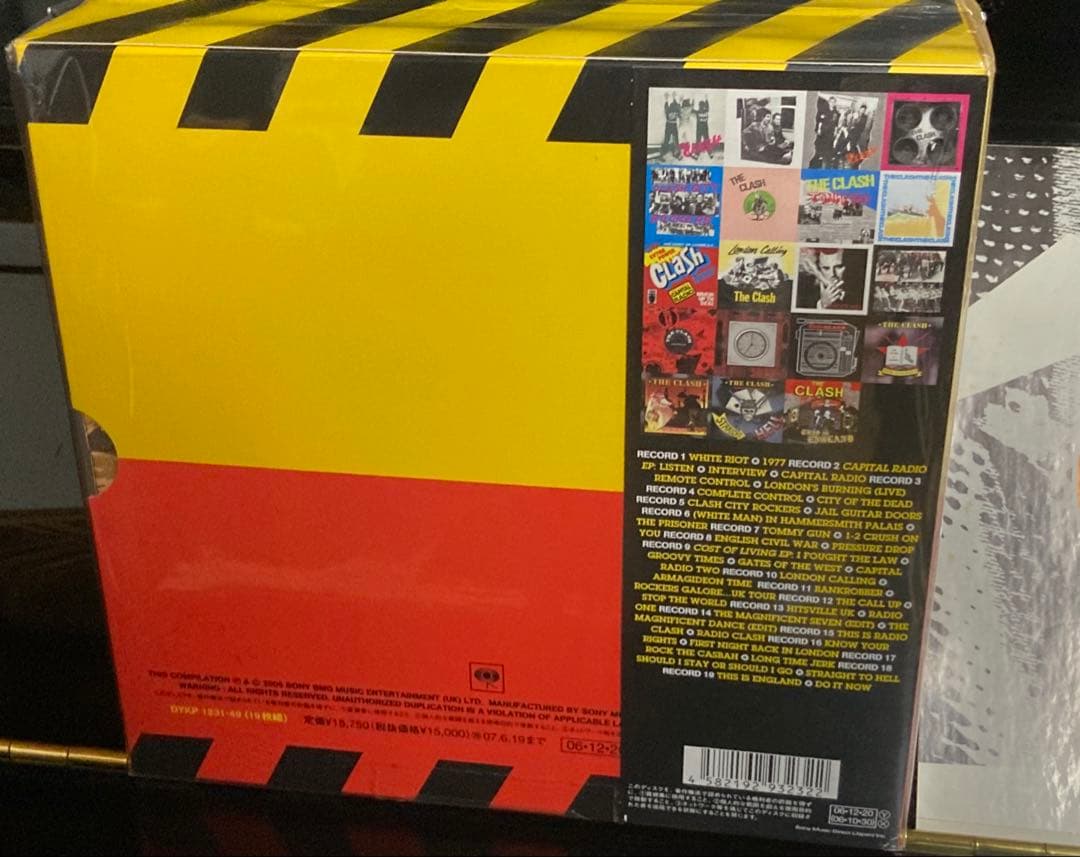 ステッカー付日本盤クラッシュ CLASH SINGLES EPレコード19枚組