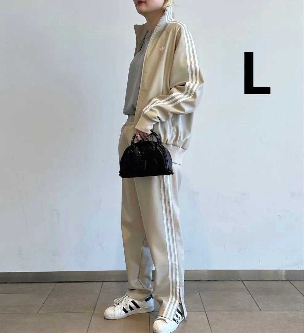 新品　adidas フェイクレザー ファイヤーバード トラックパンツ Lベージュ