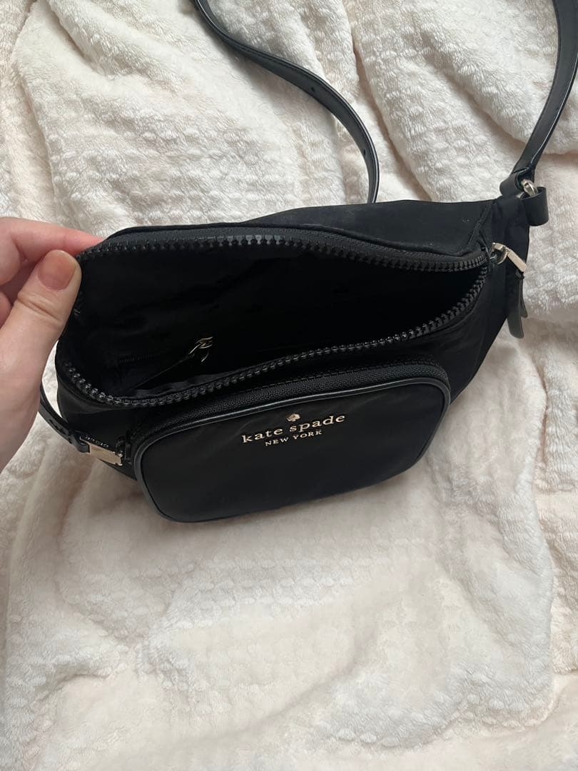 kate spade ブラック ボディバッグ