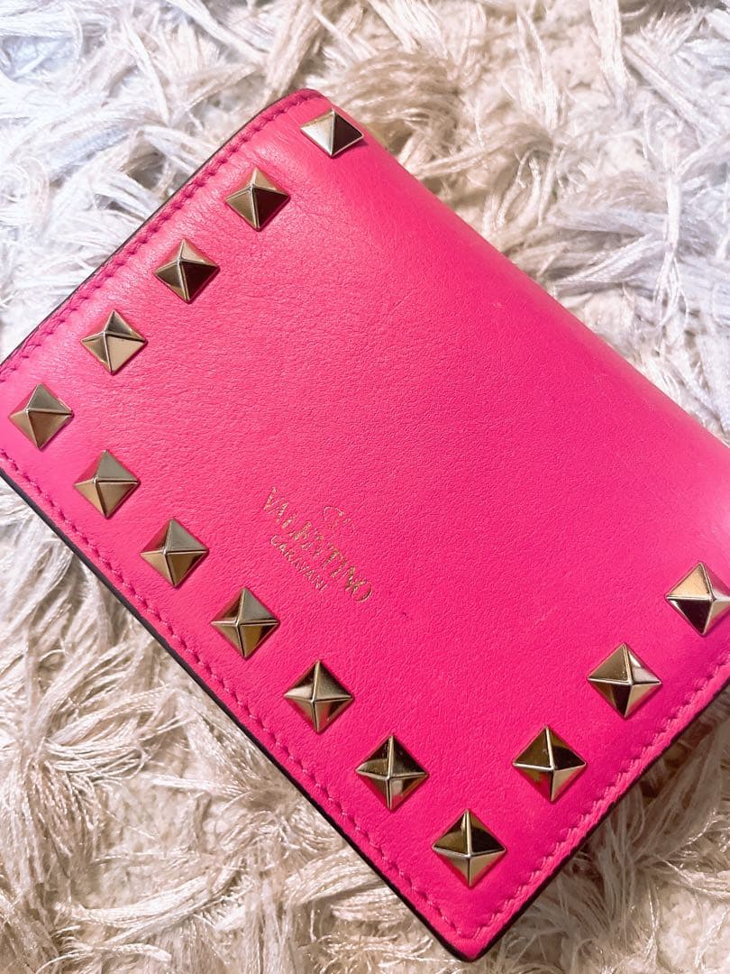 最終値下げ❗️早い者勝ち　ヴァレンティノ　VALENTINO 財布　二つ折り