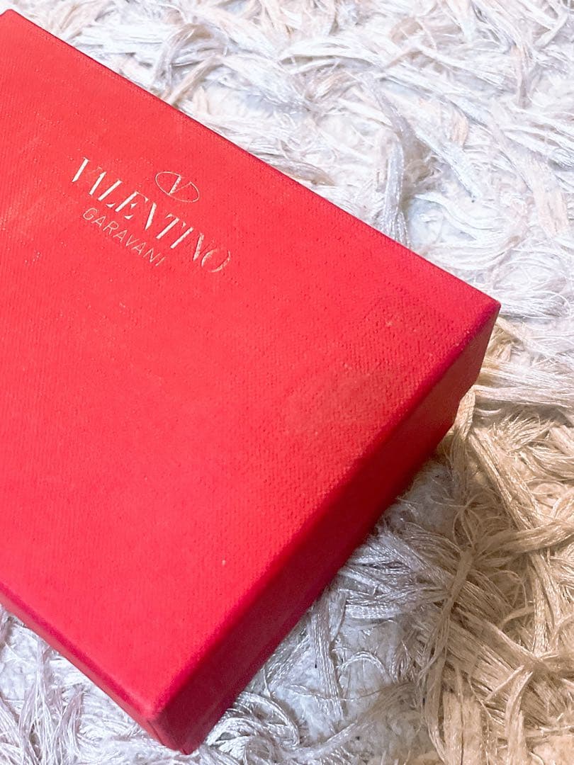 最終値下げ❗️早い者勝ち　ヴァレンティノ　VALENTINO 財布　二つ折り