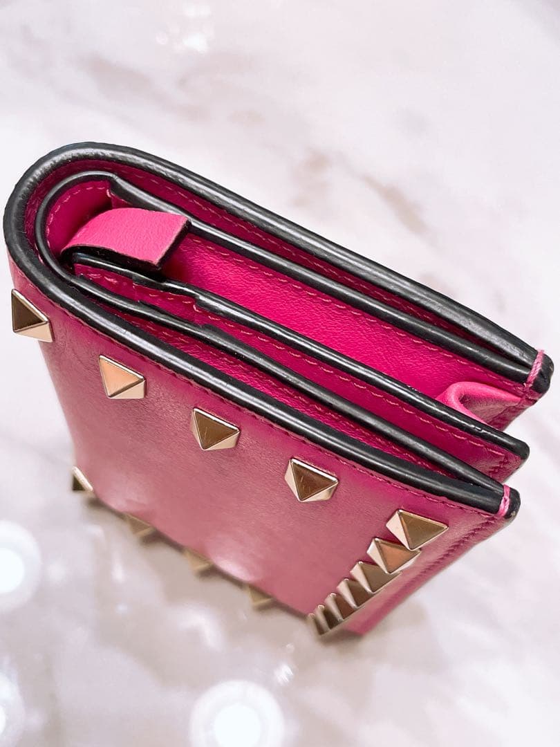最終値下げ❗️早い者勝ち　ヴァレンティノ　VALENTINO 財布　二つ折り