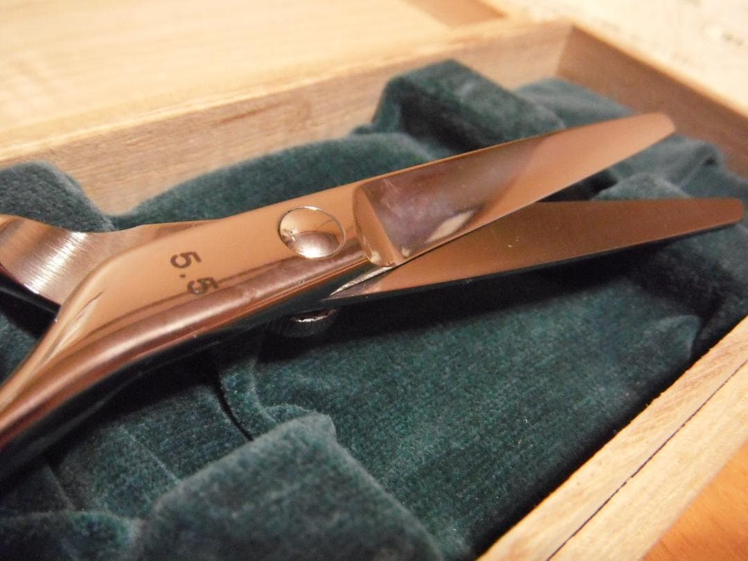 【中古】散髪鋏・すきバサミ２本セット　藤次郎作5.5 桐箱入 燕三条 ステンレス