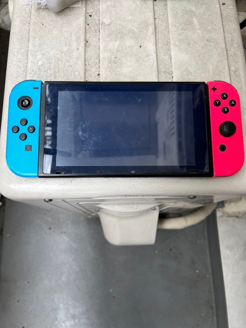 完全ジャンク　Nintendo Switch 本体 青と赤のJoy-Con