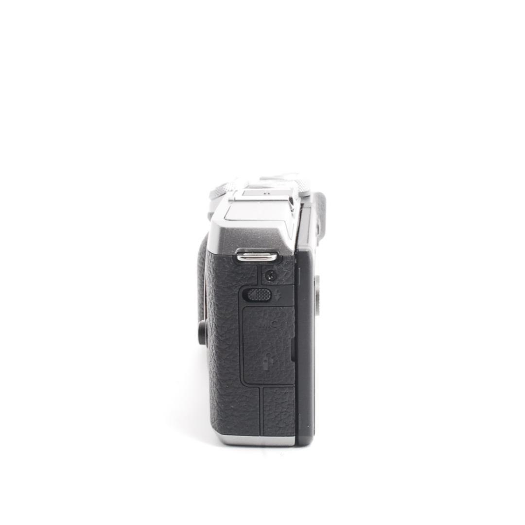 Canon EOS M6 Mark II✨美品✨付属品多数✨撮った写真を即シェア