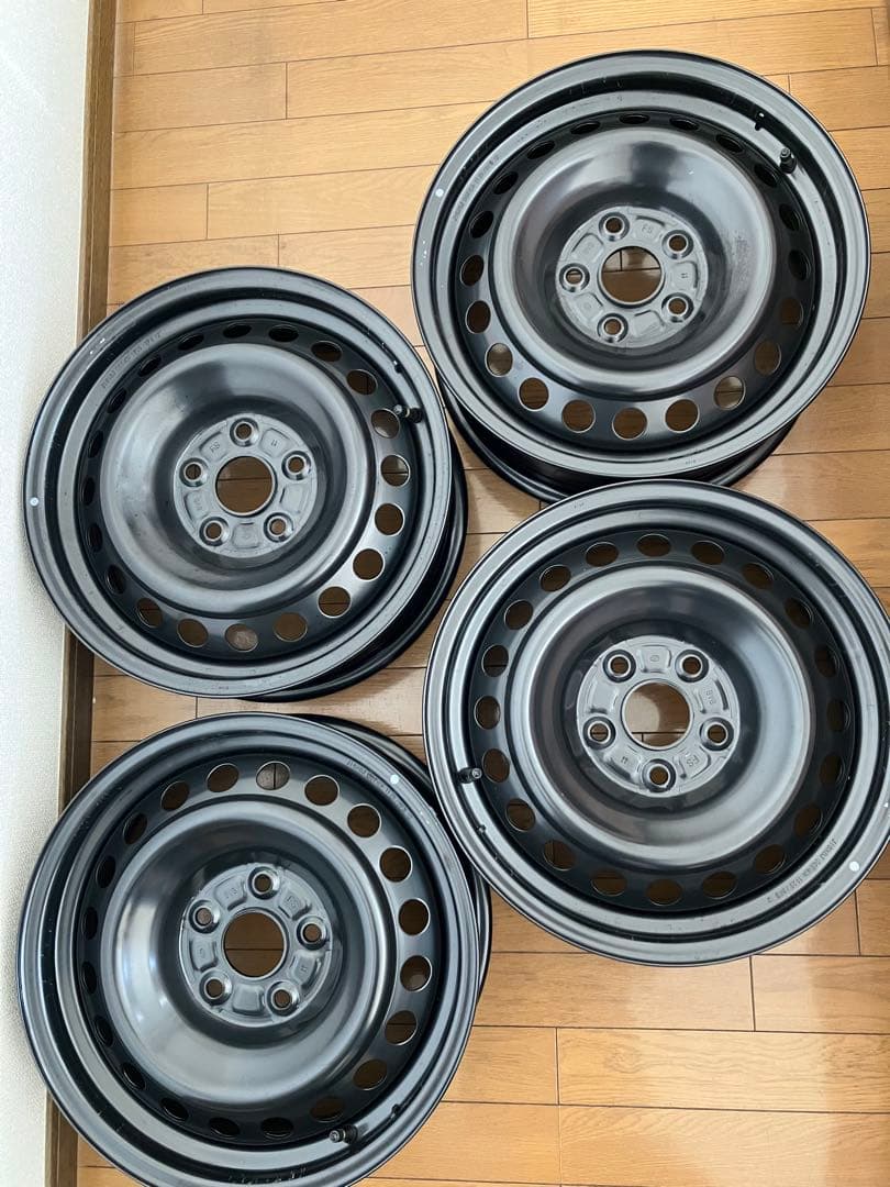 美品　ノア90 純正16インチ スチールホイールとホイールキャップのセット4本