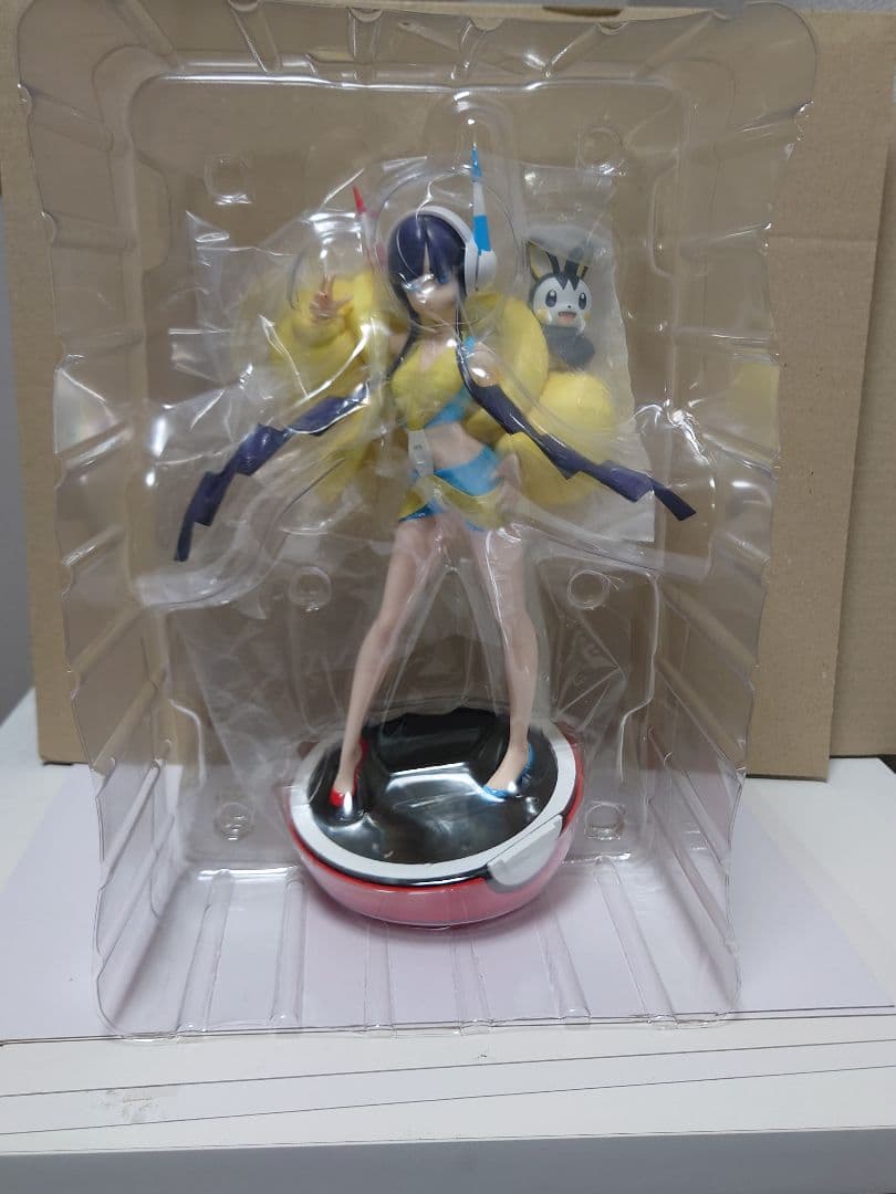 カミツレ & エモンガ KOTOBUKIYA フィギュア　ポケモンセンタ