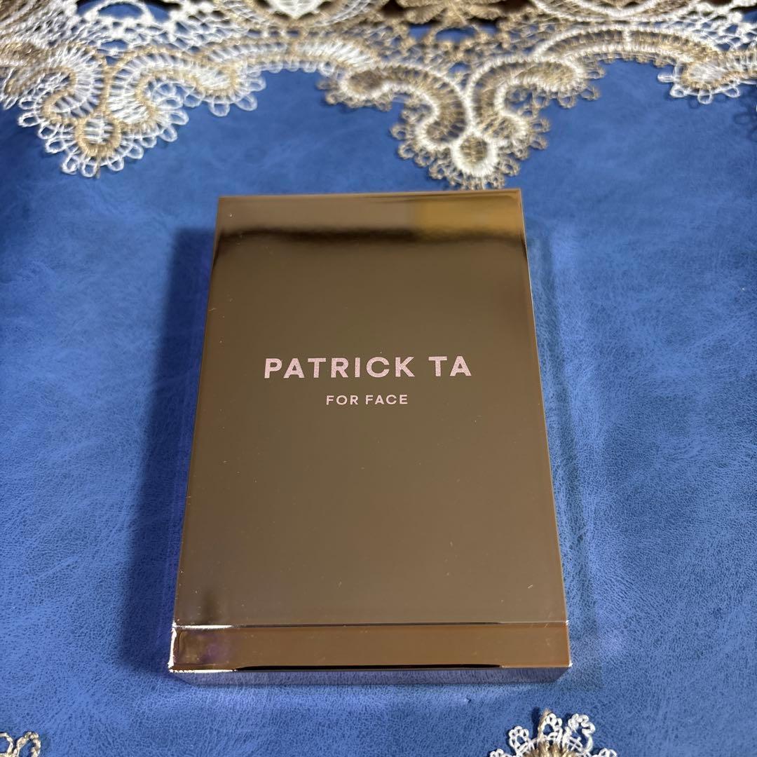 PATRICK TA クリーム＆パウダーチークデュオ SHE'S GIVING