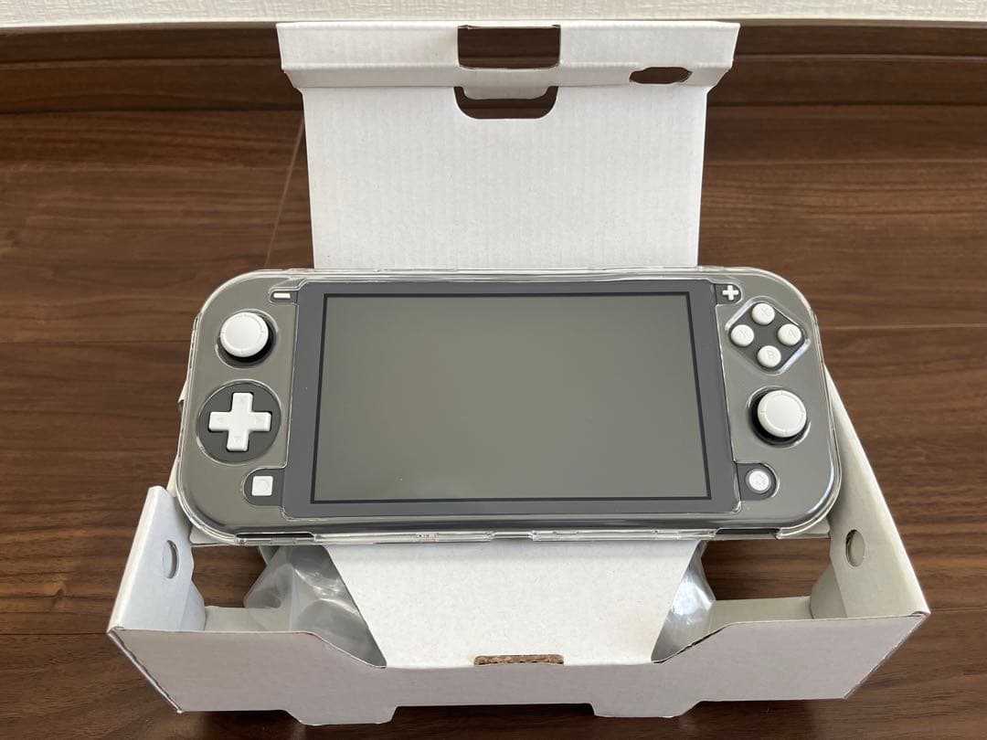 【極美品】2024年式Nintendo Switch Lite + ソフト