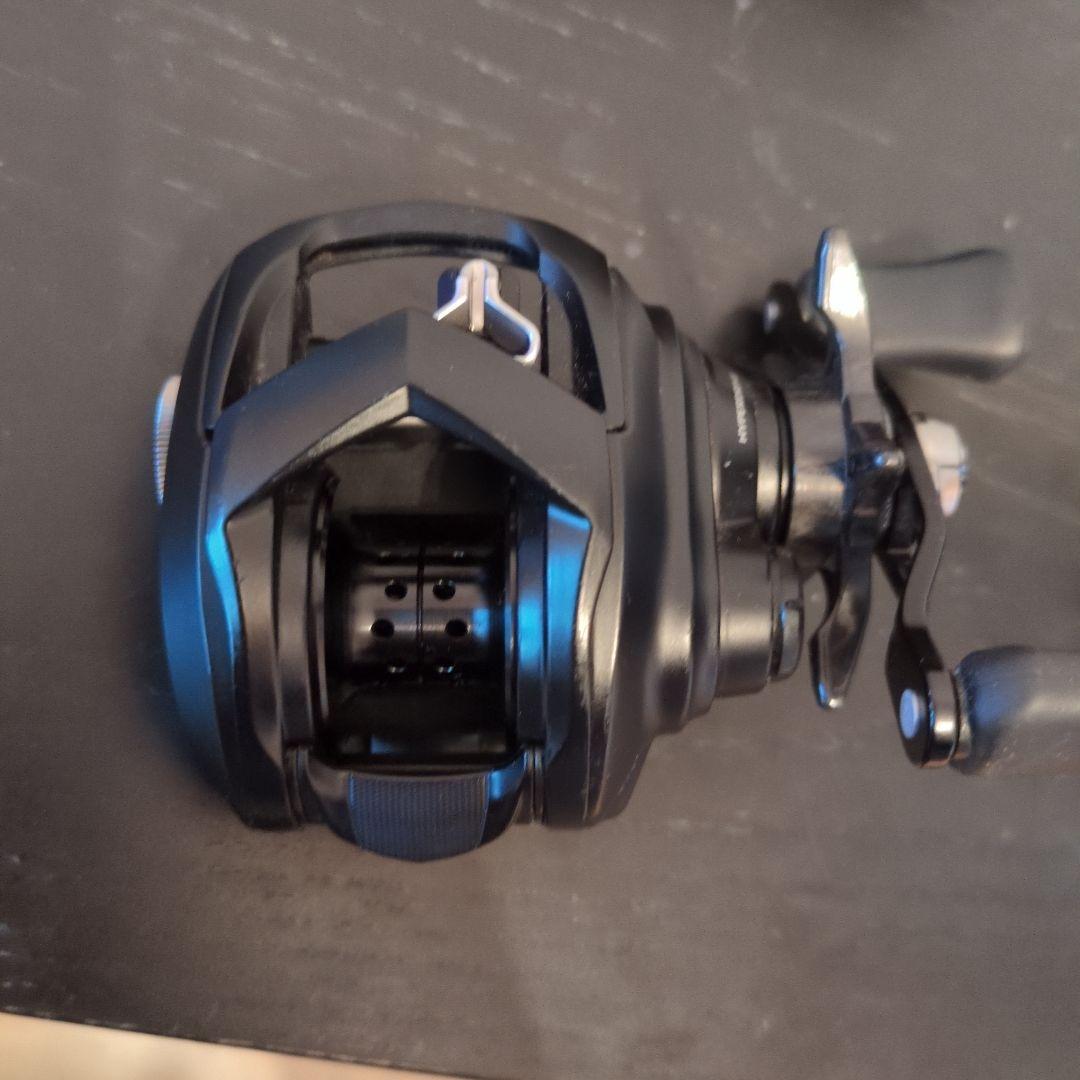 ONE　TATULA TW 80H ベイトリール ブラック