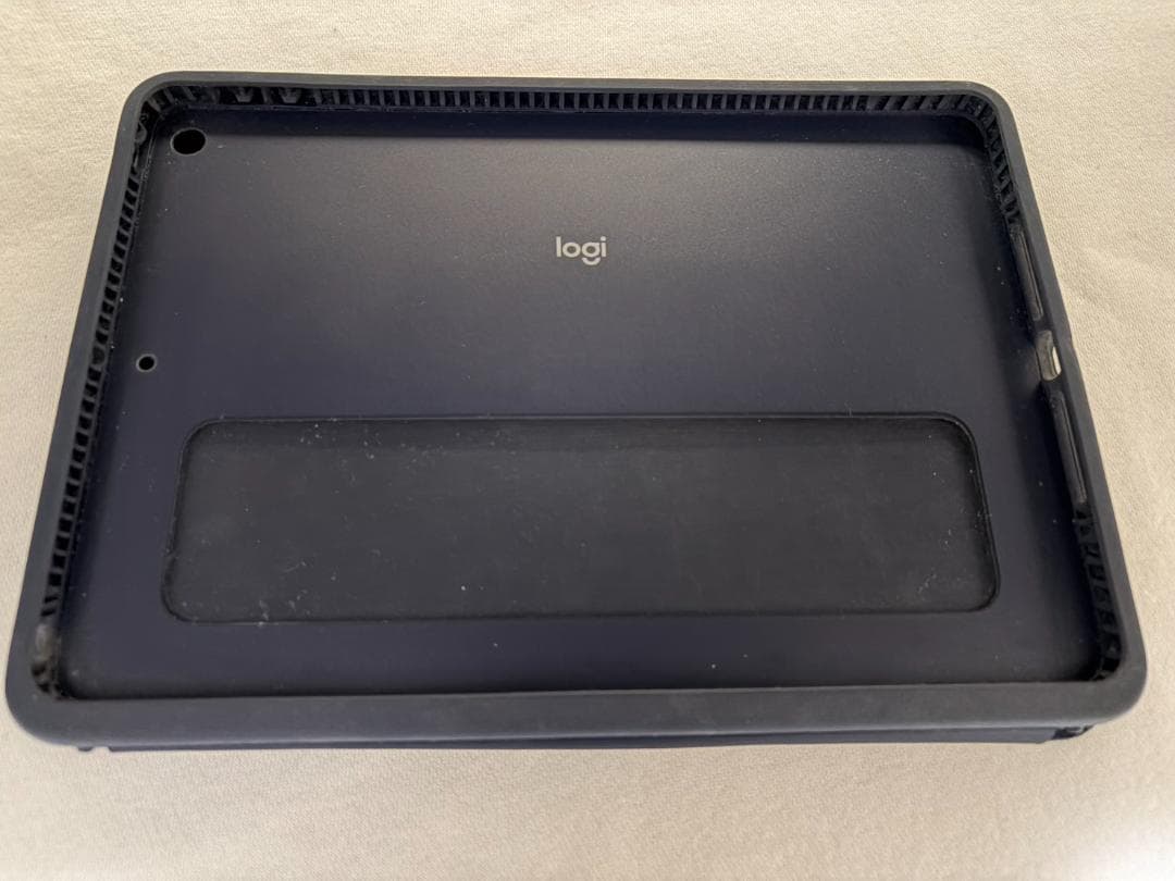 iPad 第9世代 64GB Wi-Fiモデル シルバー キーボード・充電器付き
