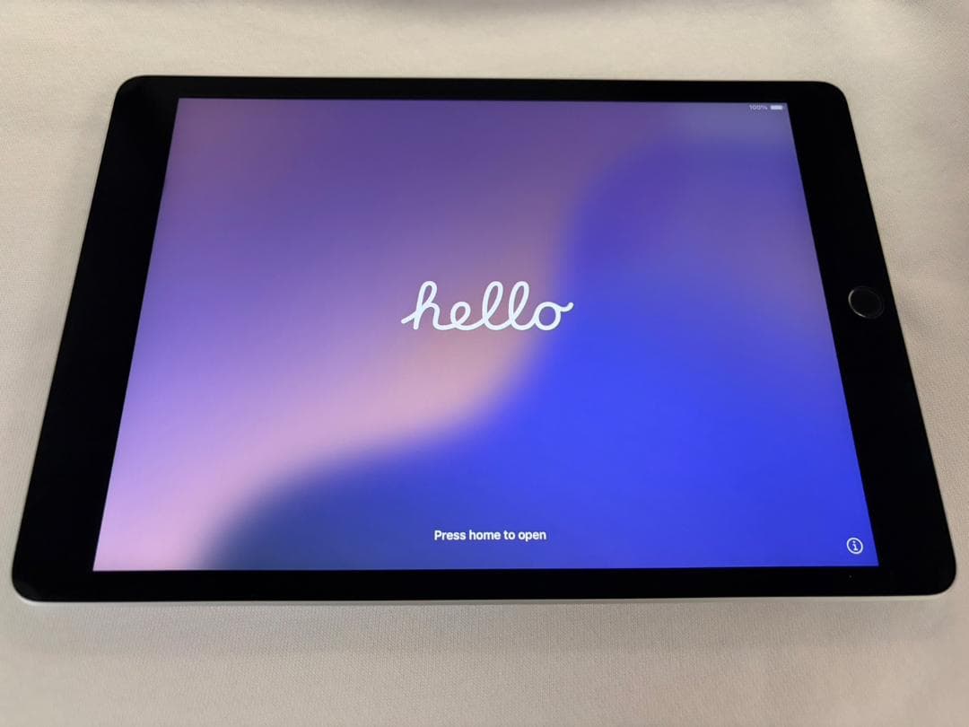 iPad 第9世代 64GB Wi-Fiモデル シルバー キーボード・充電器付き