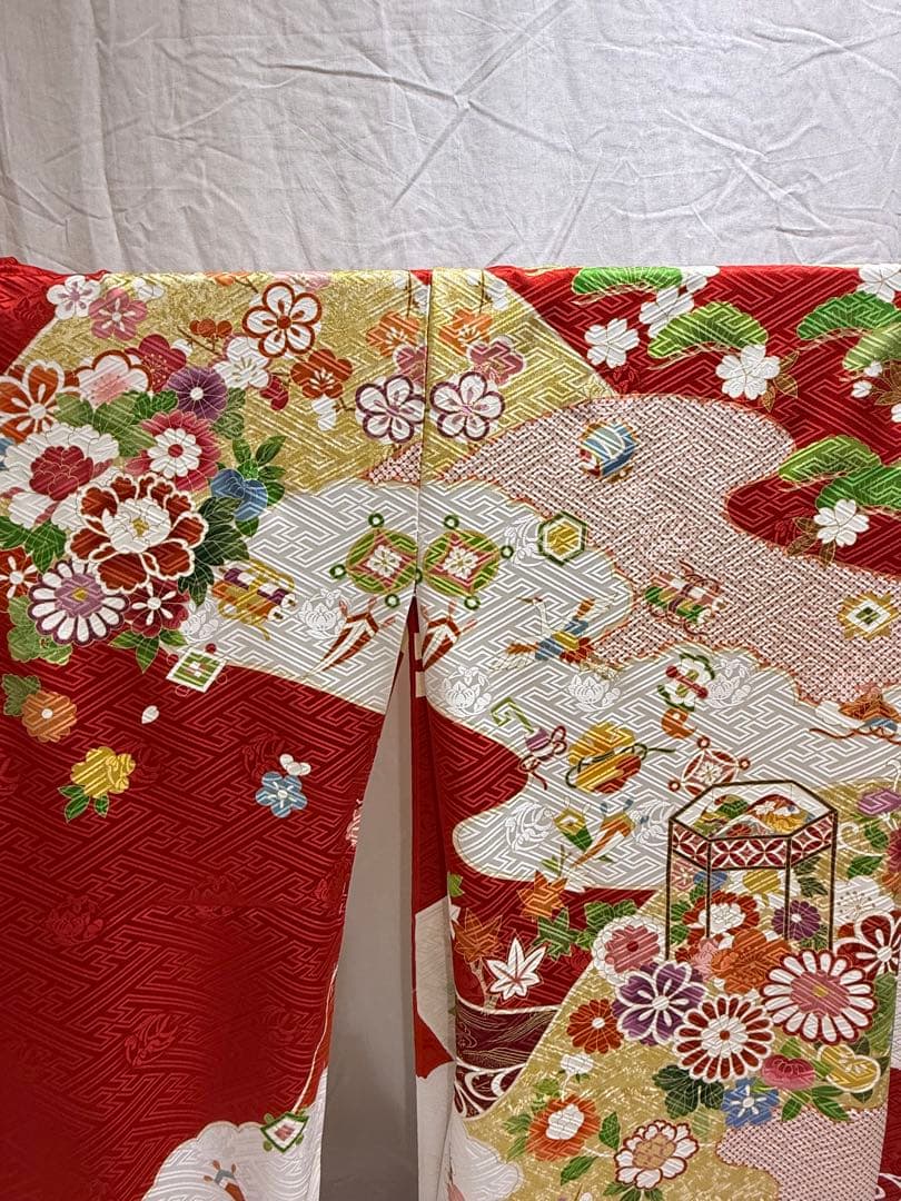 【値引最終価格】最高級振袖 吉澤の友禅 ＜吾妻徳穂の世界＞新品未仕立品 赤古典柄