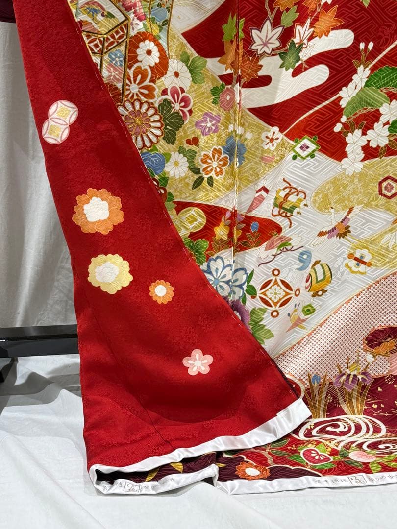 【値引最終価格】最高級振袖 吉澤の友禅 ＜吾妻徳穂の世界＞新品未仕立品 赤古典柄