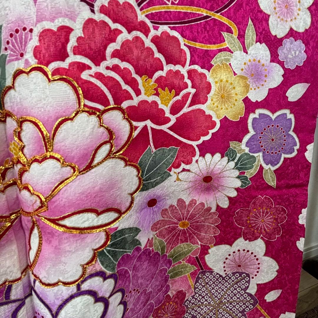 超美品　正絹　現代　振袖　成人式　着物　ピンク　躑躅色 175裄70 刺繍