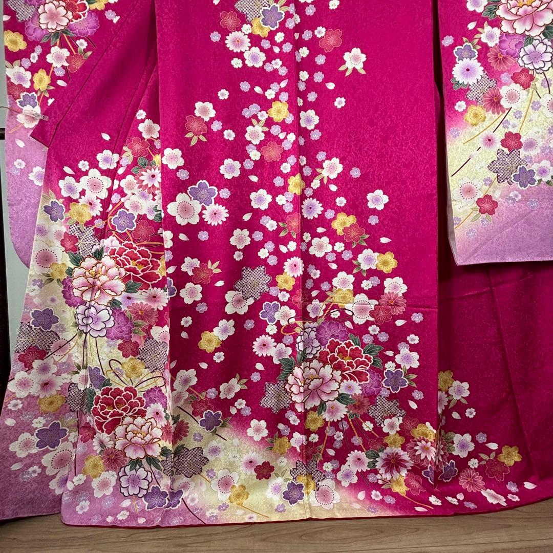 超美品　正絹　現代　振袖　成人式　着物　ピンク　躑躅色 175裄70 刺繍