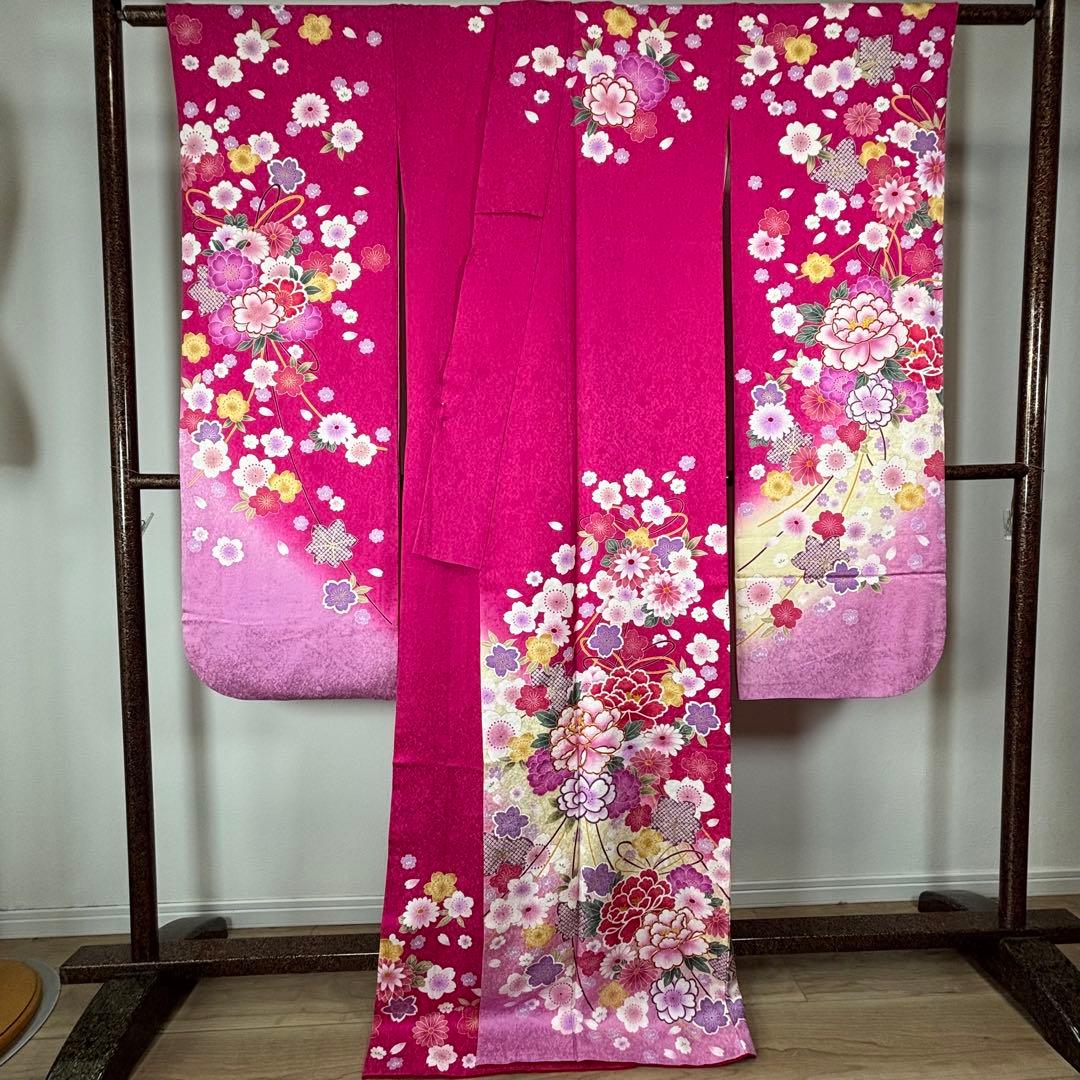 超美品　正絹　現代　振袖　成人式　着物　ピンク　躑躅色 175裄70 刺繍