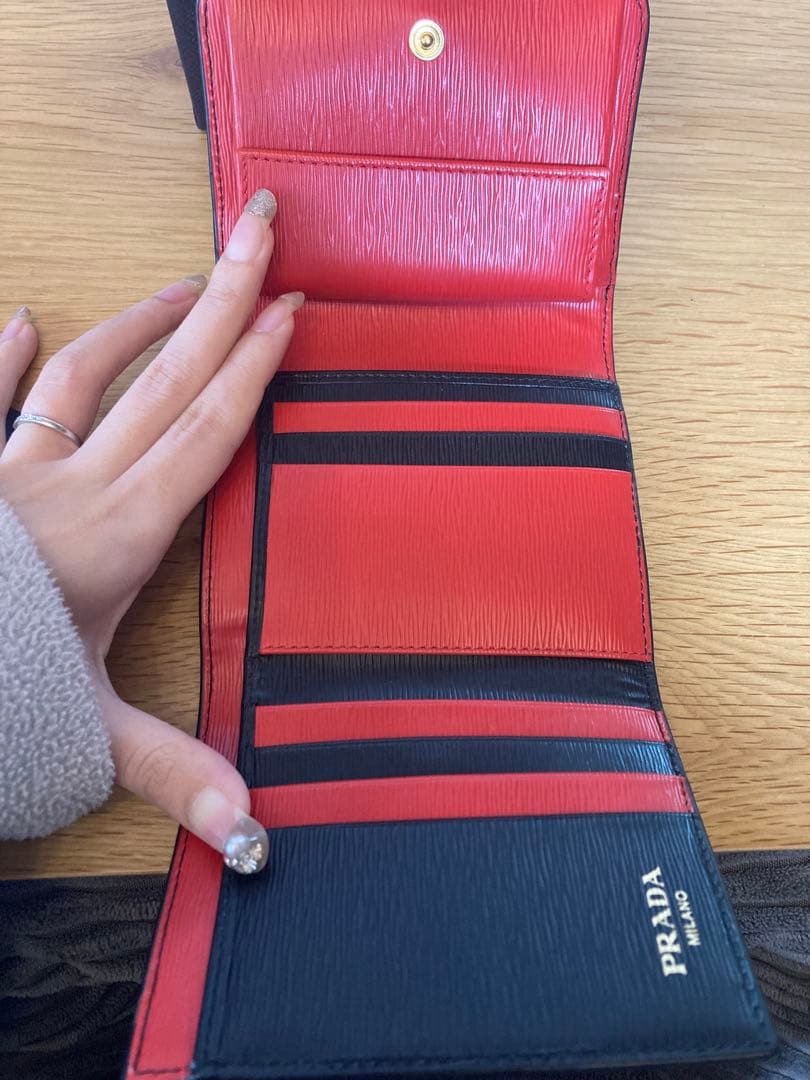 【新品未使用】 PRADA 三つ折り財布 ブラック バイカラー プラダ