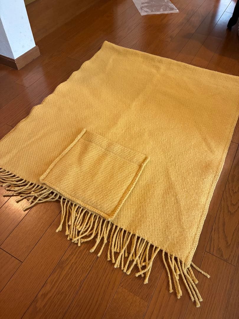 LAPUAN KANKURIT ポケットつきイエローストール