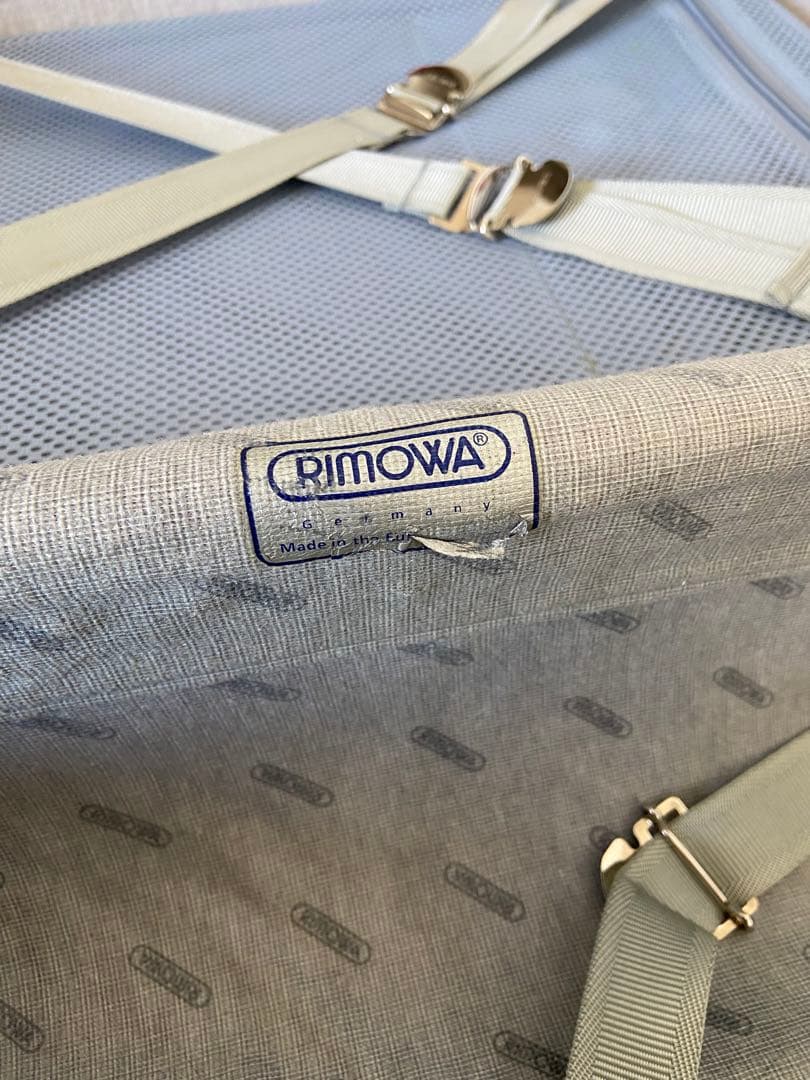 RIMOWAサルサ オリエンタルレッド35L 機内持ち込み2輪
