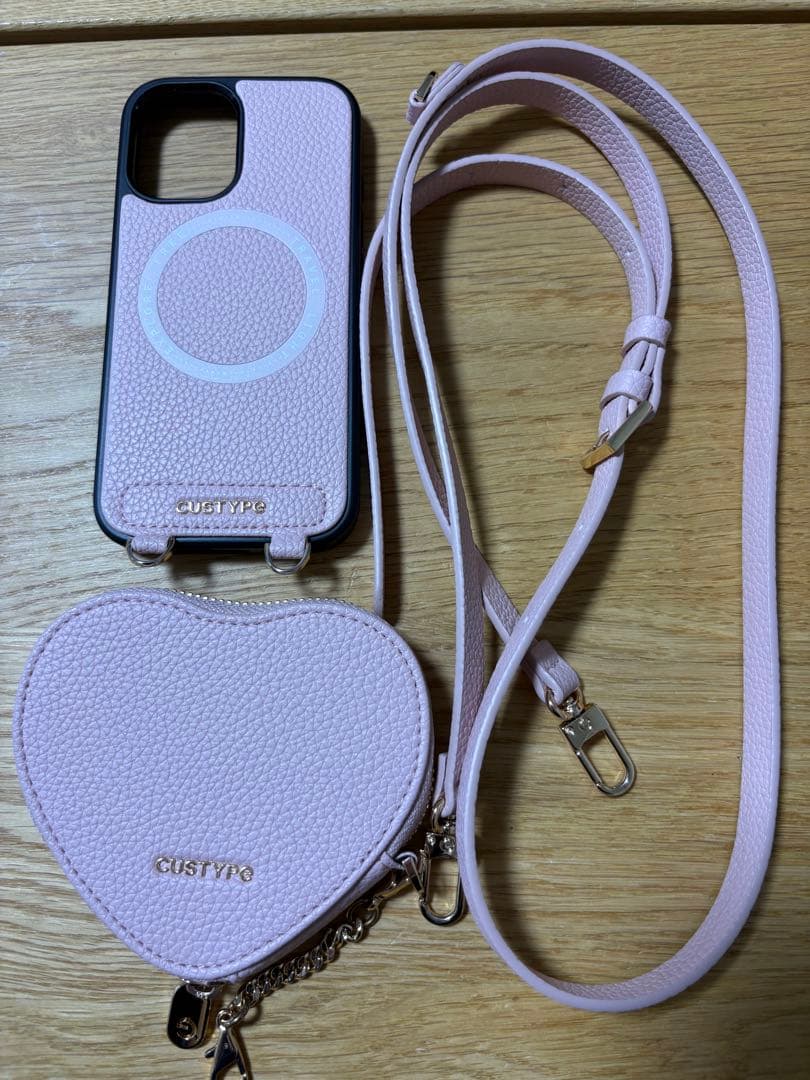 CUSTYPE iPhone16スマホショルダーケース ハートポーチ付 ピンク