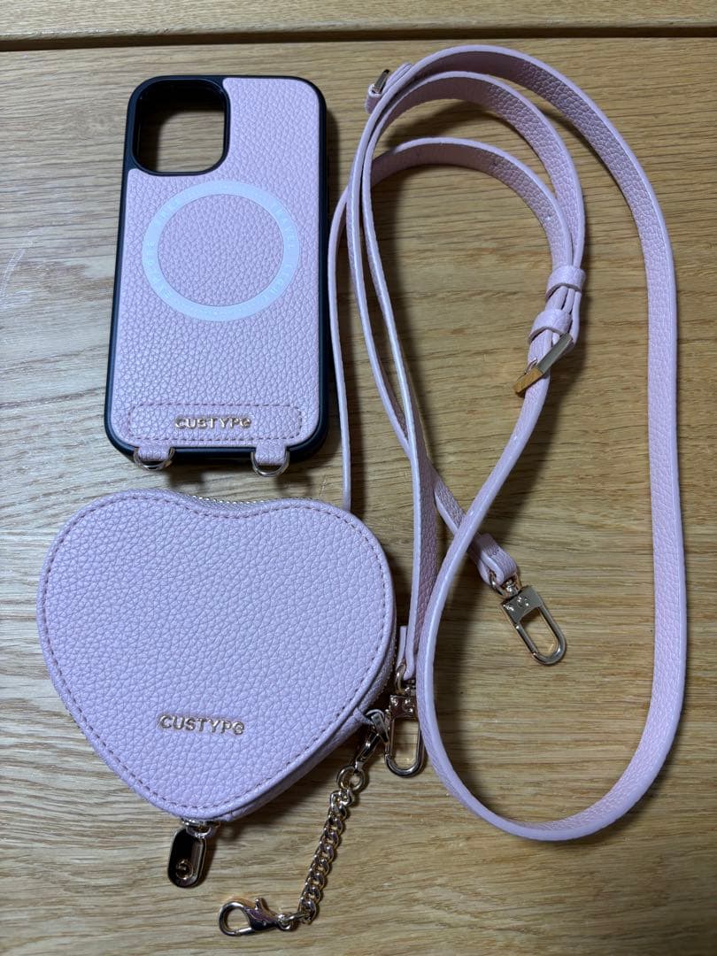 CUSTYPE iPhone16スマホショルダーケース ハートポーチ付 ピンク