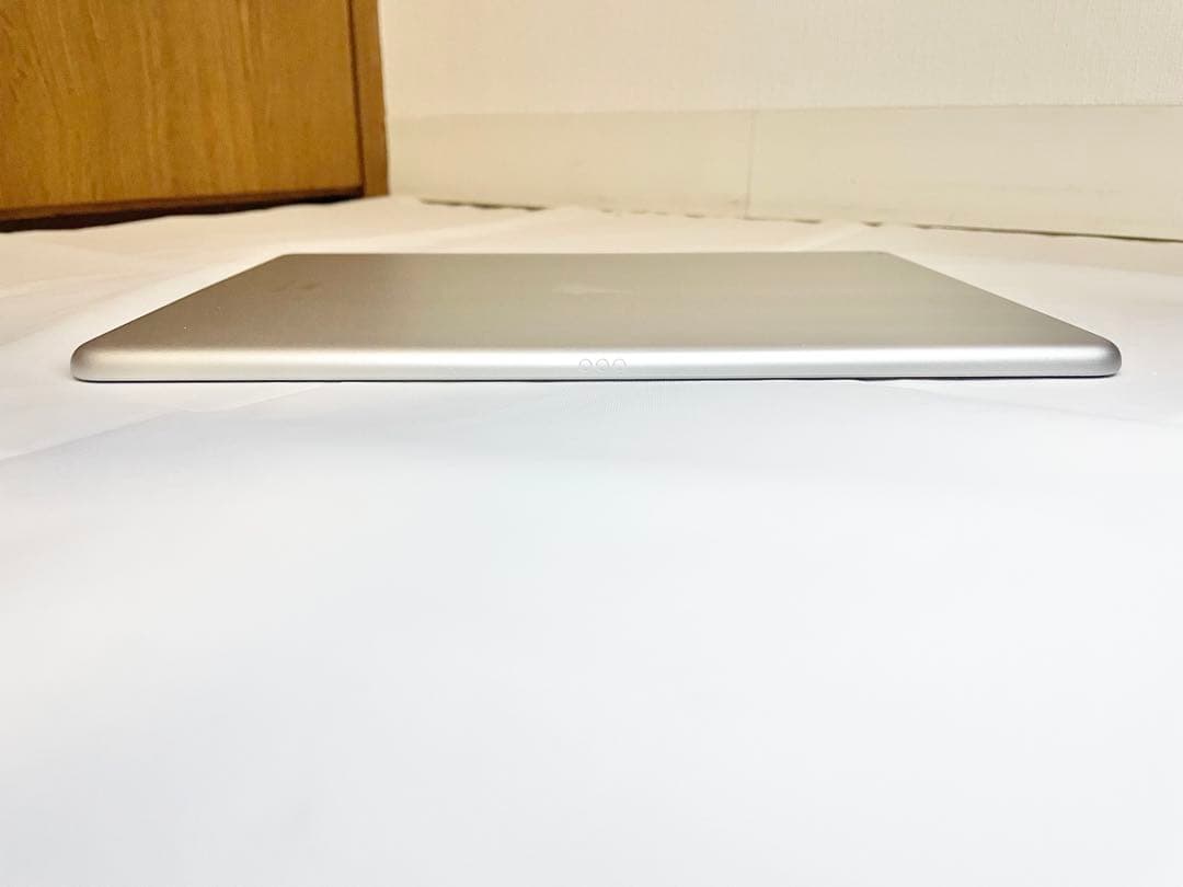 Apple iPad 第8世代 シルバー 32GB Wi-Fi A2270付属有