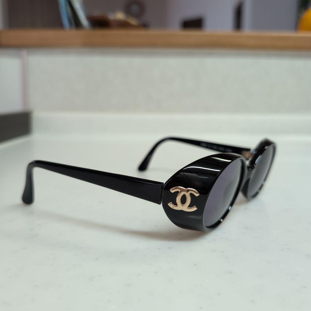 CHANEL オーバルサングラス ブラック
