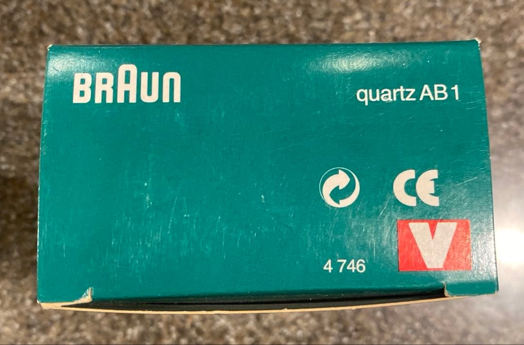 Braun 4746/AB1 クオーツ　ドイツ製 ベンツロゴ入り　デッドストック