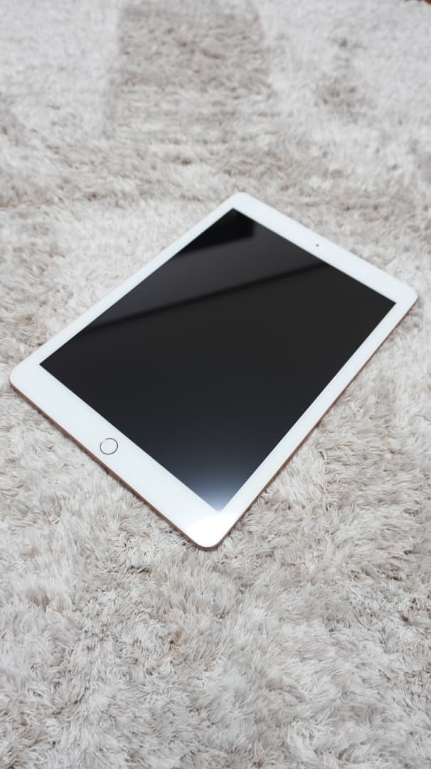【美品】Apple iPad (第6世代) ゴールド 本体