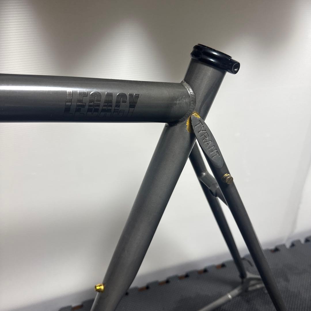 ラ*ス様 TYRANT BIKES LEGACY フレームセット 他パーツ