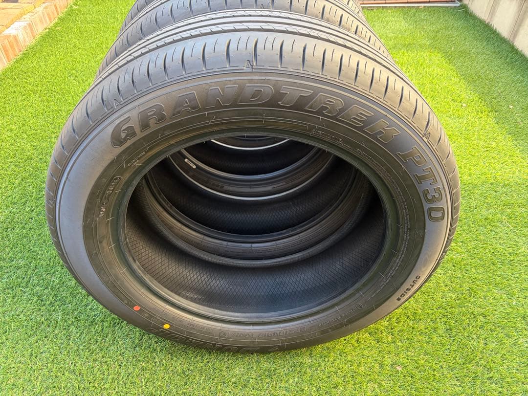ポー様限定 ハリアー純正タイヤ ダンロップ 225/60R18① 2本