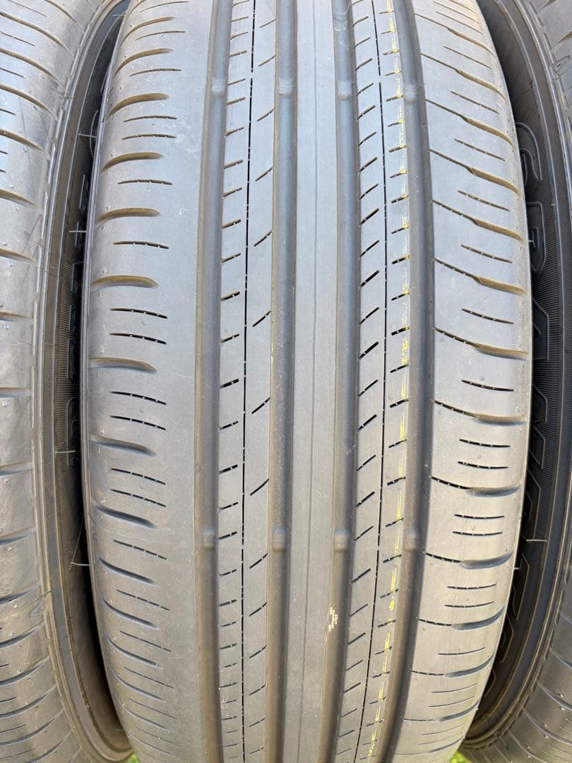 ポー様限定 ハリアー純正タイヤ ダンロップ 225/60R18① 2本
