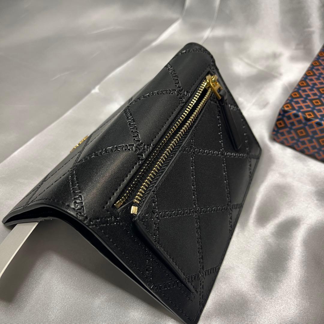 新品 TORY BURCH ブラックキルティング 二つ折り財布 箱＋ショッパー付