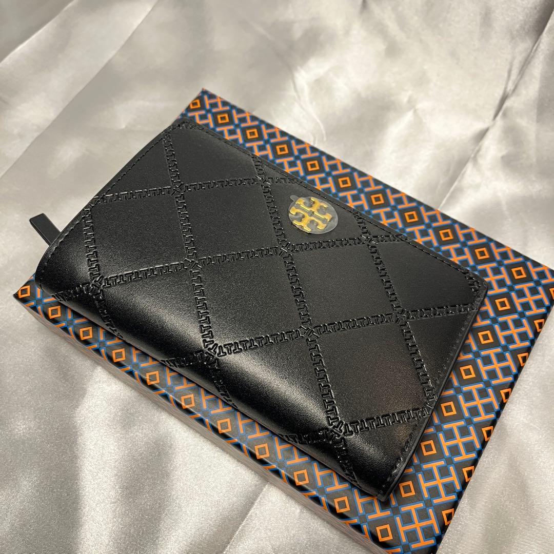 新品 TORY BURCH ブラックキルティング 二つ折り財布 箱＋ショッパー付