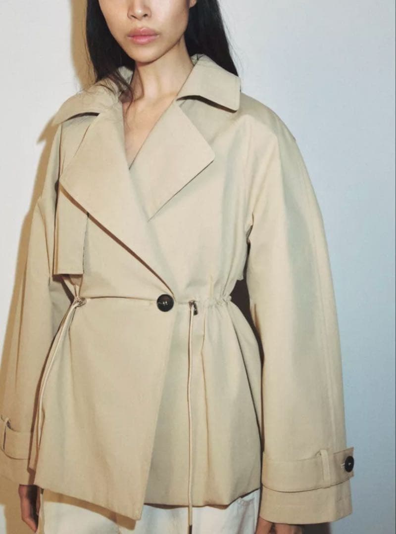 ZARA ザラ　調節可能なウエスト ショートトレンチコート　完売品　新品、未使用