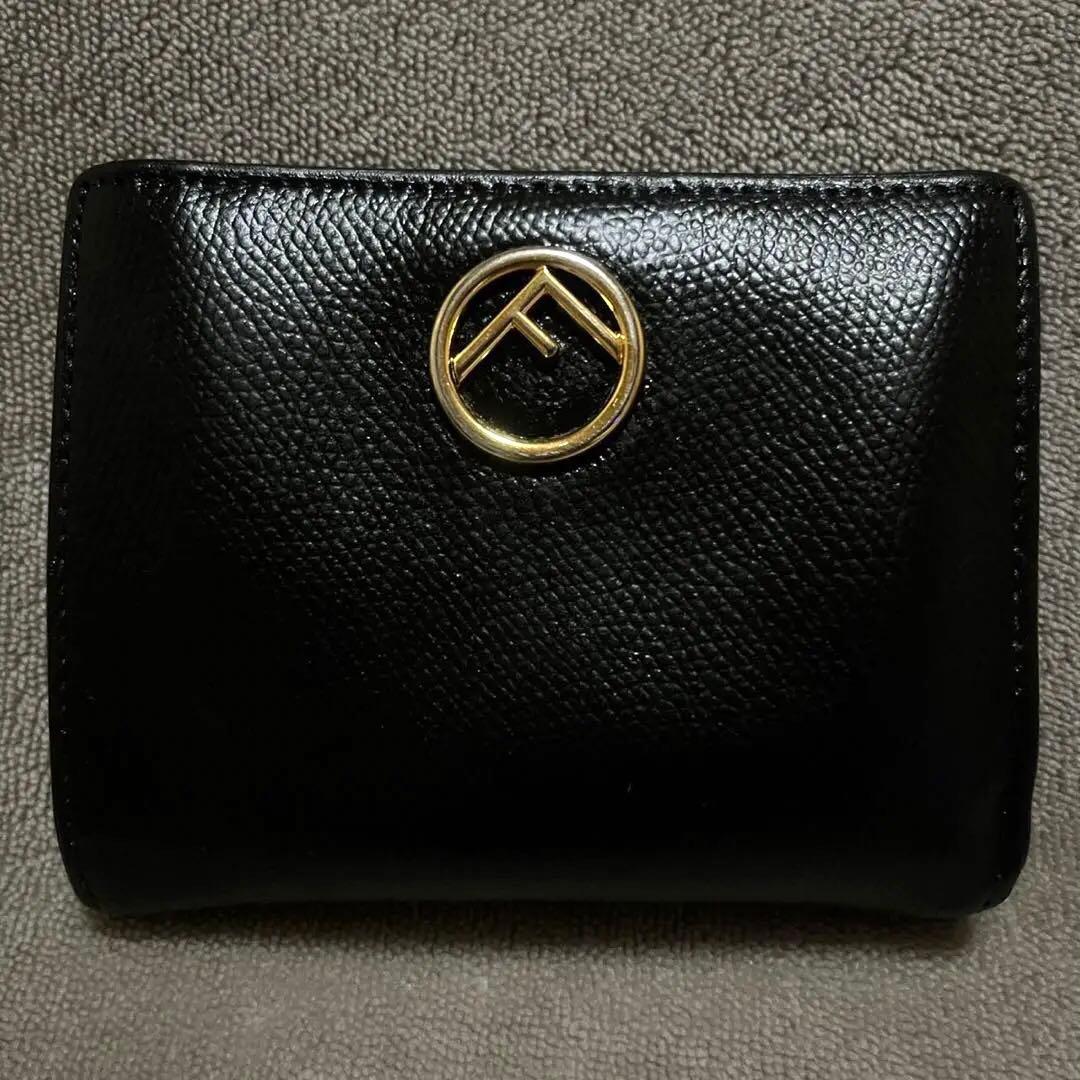 【美品】FENDI フェンディ ブラック 黒 レザー 二つ折り財布 即購入⭕️