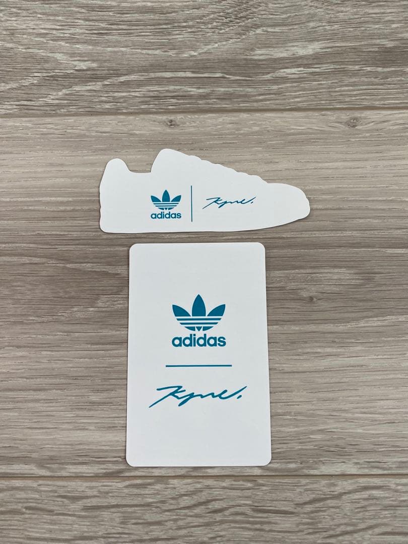 kyne ステッカー adidas スタンスミス