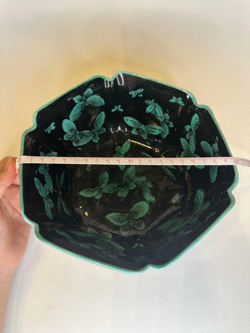 大清乾隆年製　黒地青緑彩　蝶蜻蛉文　六角形大鉢 中国骨董品